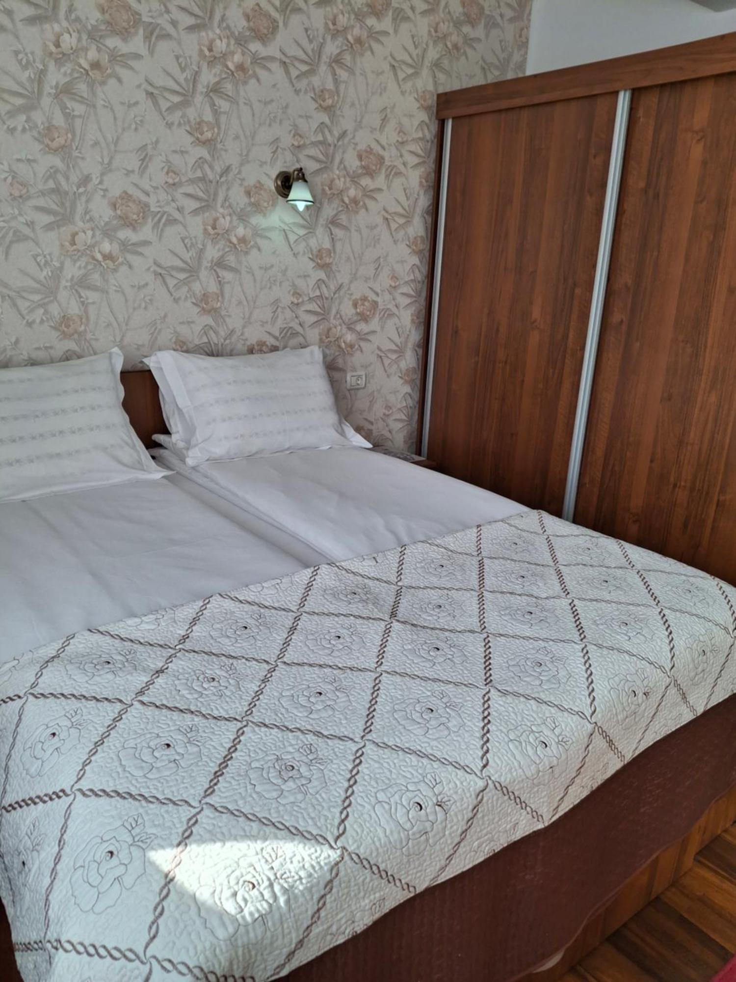 Garsoniera Strada Bucegi Apartment ซีบิว ภายนอก รูปภาพ